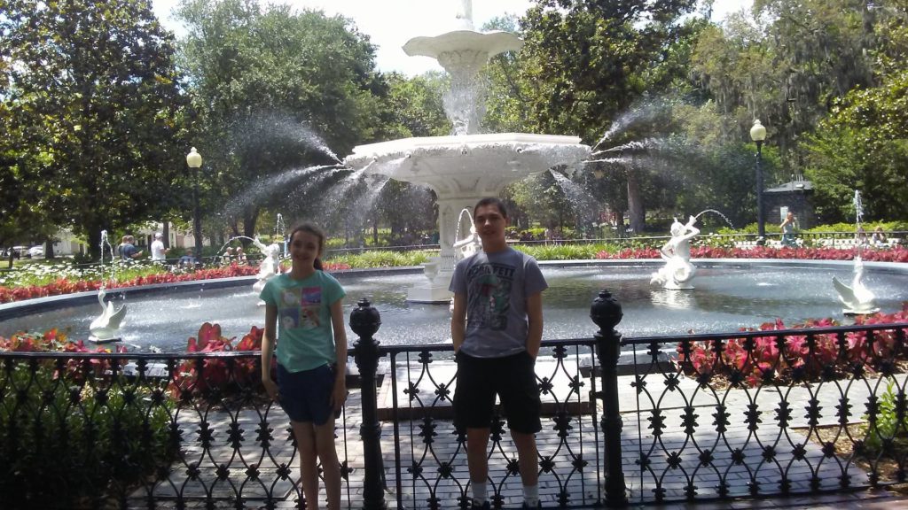 kids in front of foryth park fountain