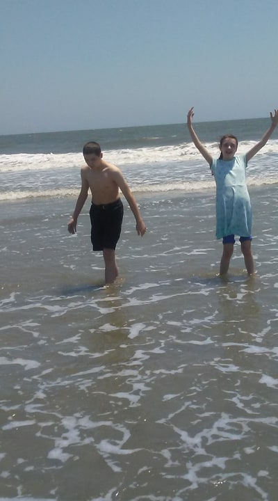 kids at folly beach