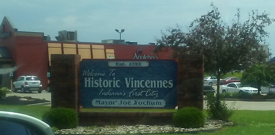 Vincennes town sign