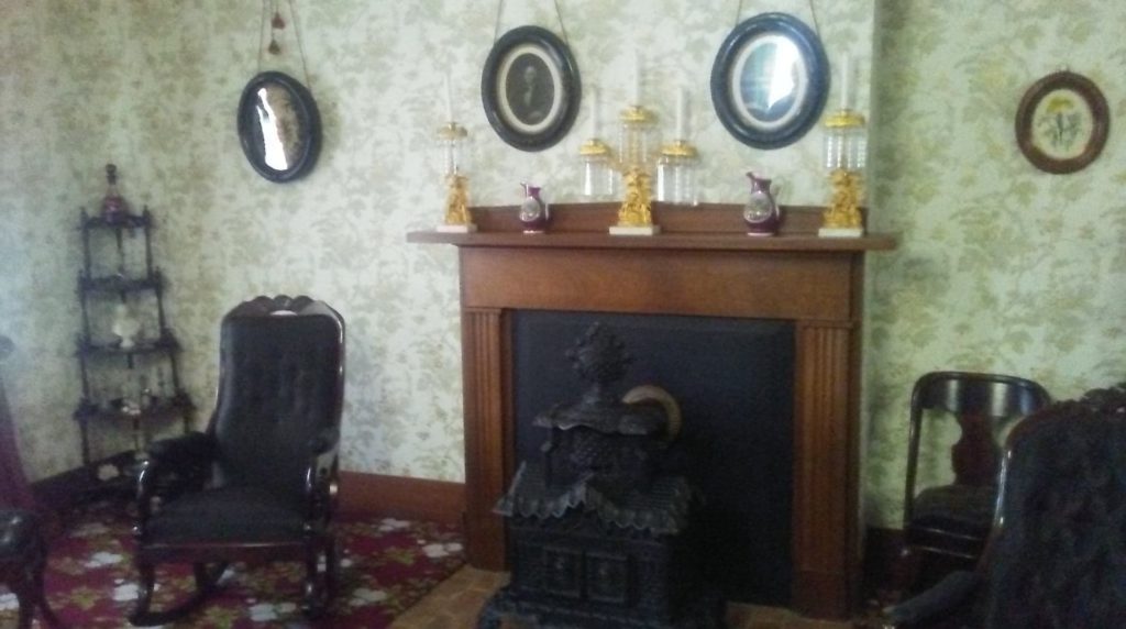 Lincoln parlor