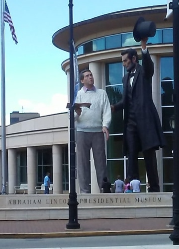 lincoln museum statue