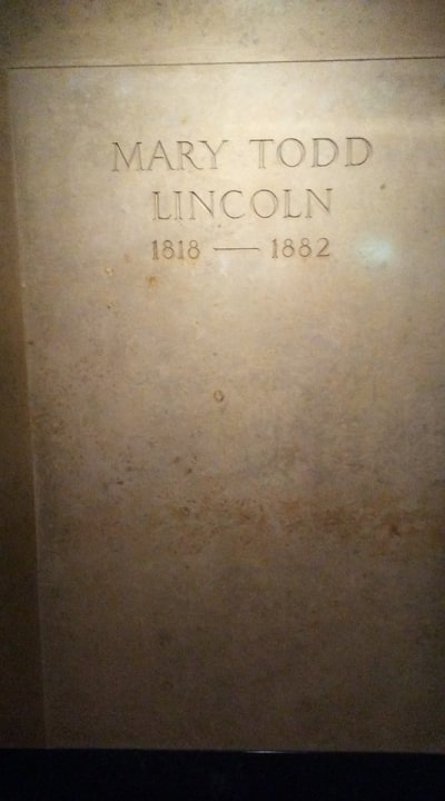 Mary Lincoln grave