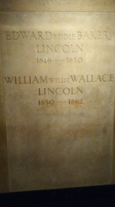 Lincoln sons graves